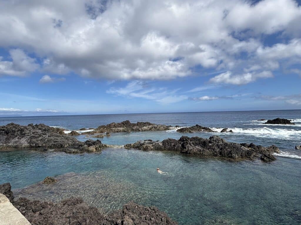 בריכות שחיה על האוקיינוס