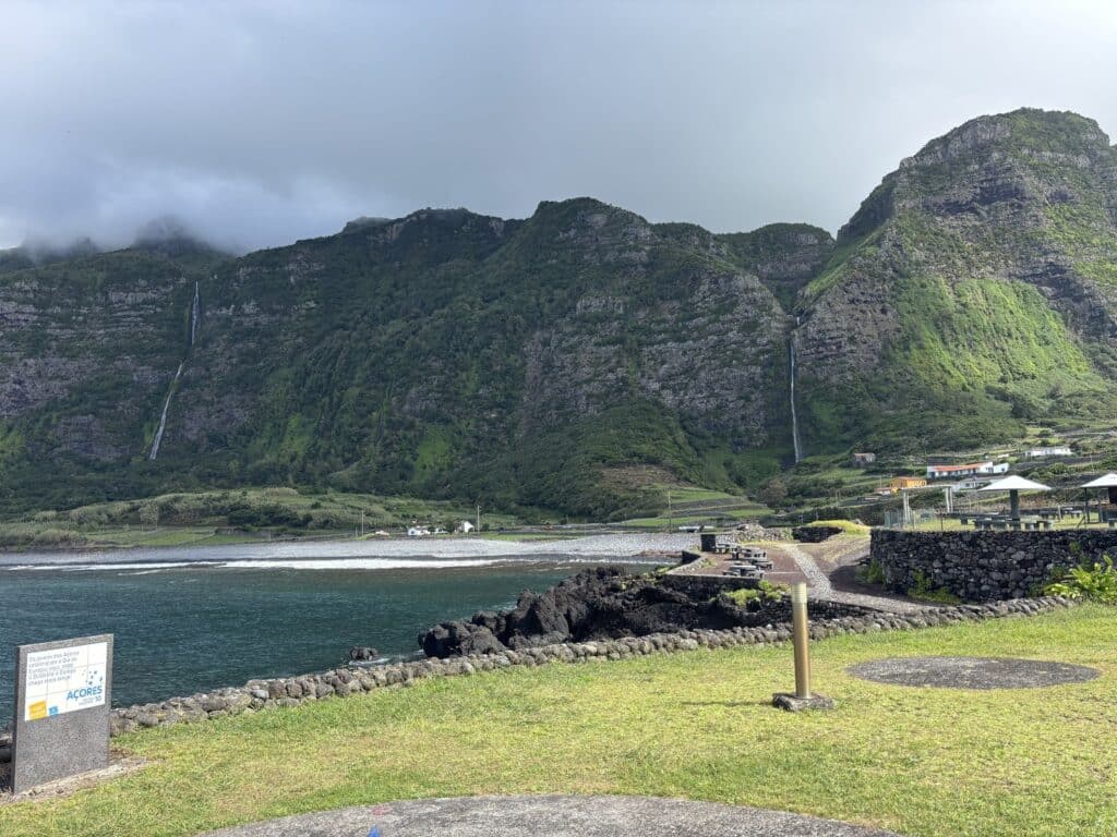 המפלים Fajã Grande שבאי פלורס